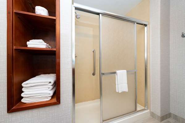  - Hampton Inn Kansas City