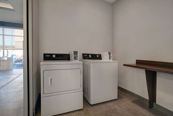  - Hampton Inn & Suites Waterloo