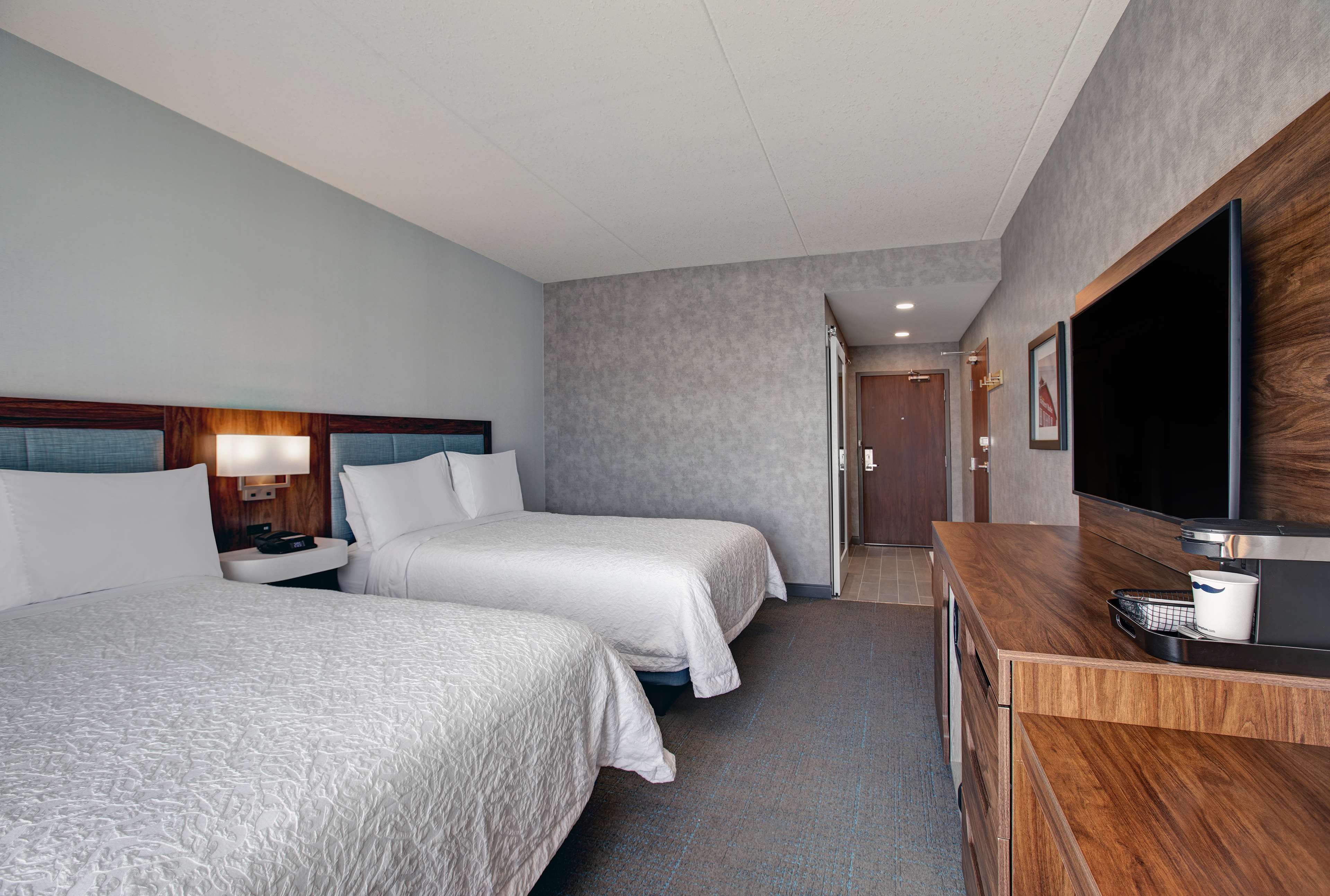 Hampton Inn & Suites by Hilton Waterloo St. Jacobs Room Type - 2QN MOB HEARING ACC TUB NS
