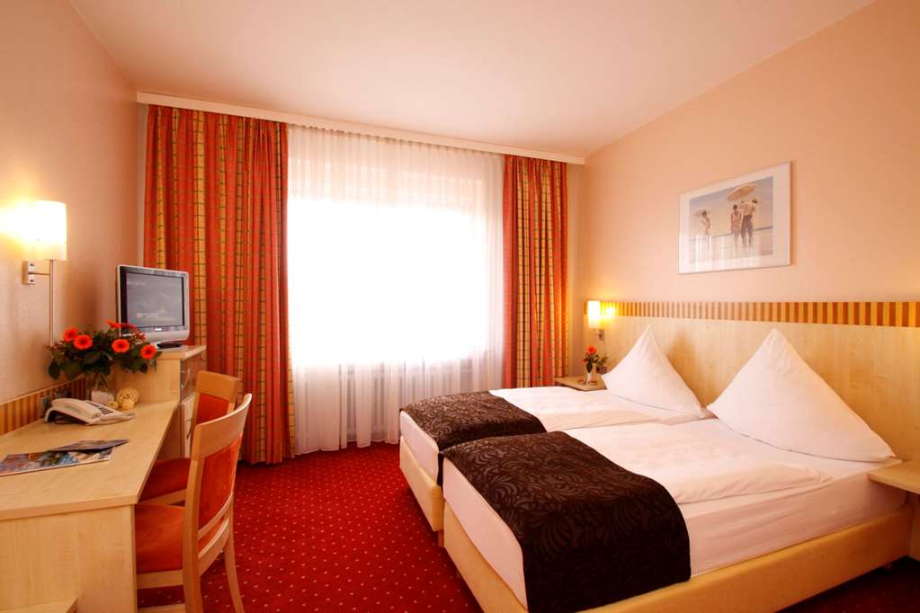 KAISERHOF WESEL-guestroom-Guest Room,On-Site.jpg