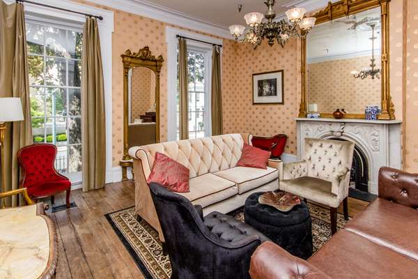 Suite - Linden Row Inn Richmond - I-95, Exit 74C