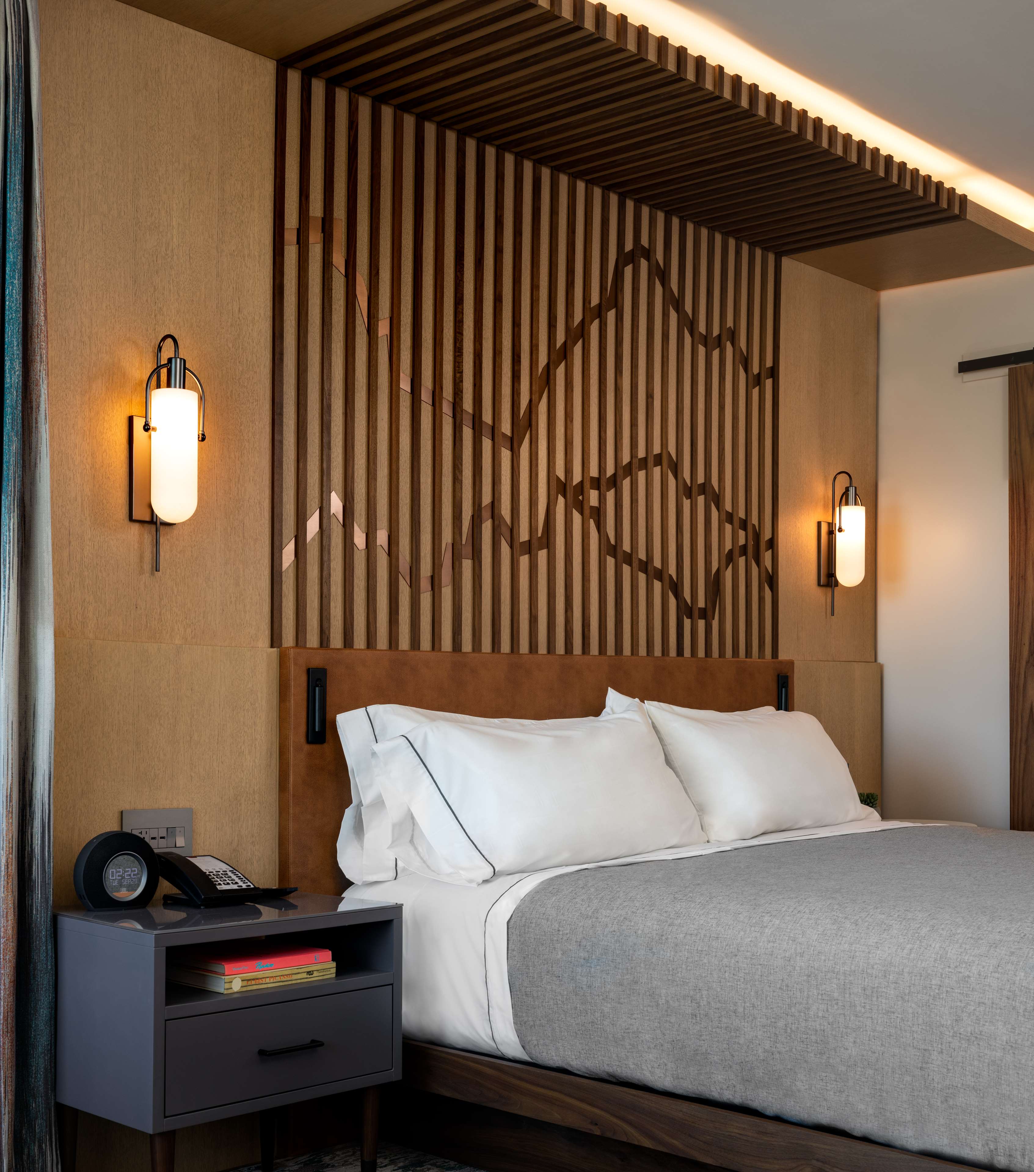 Canopy by Hilton Scottsdale Old Town Room Type - 1KNG MOB HEARNG ACC RI-SHW