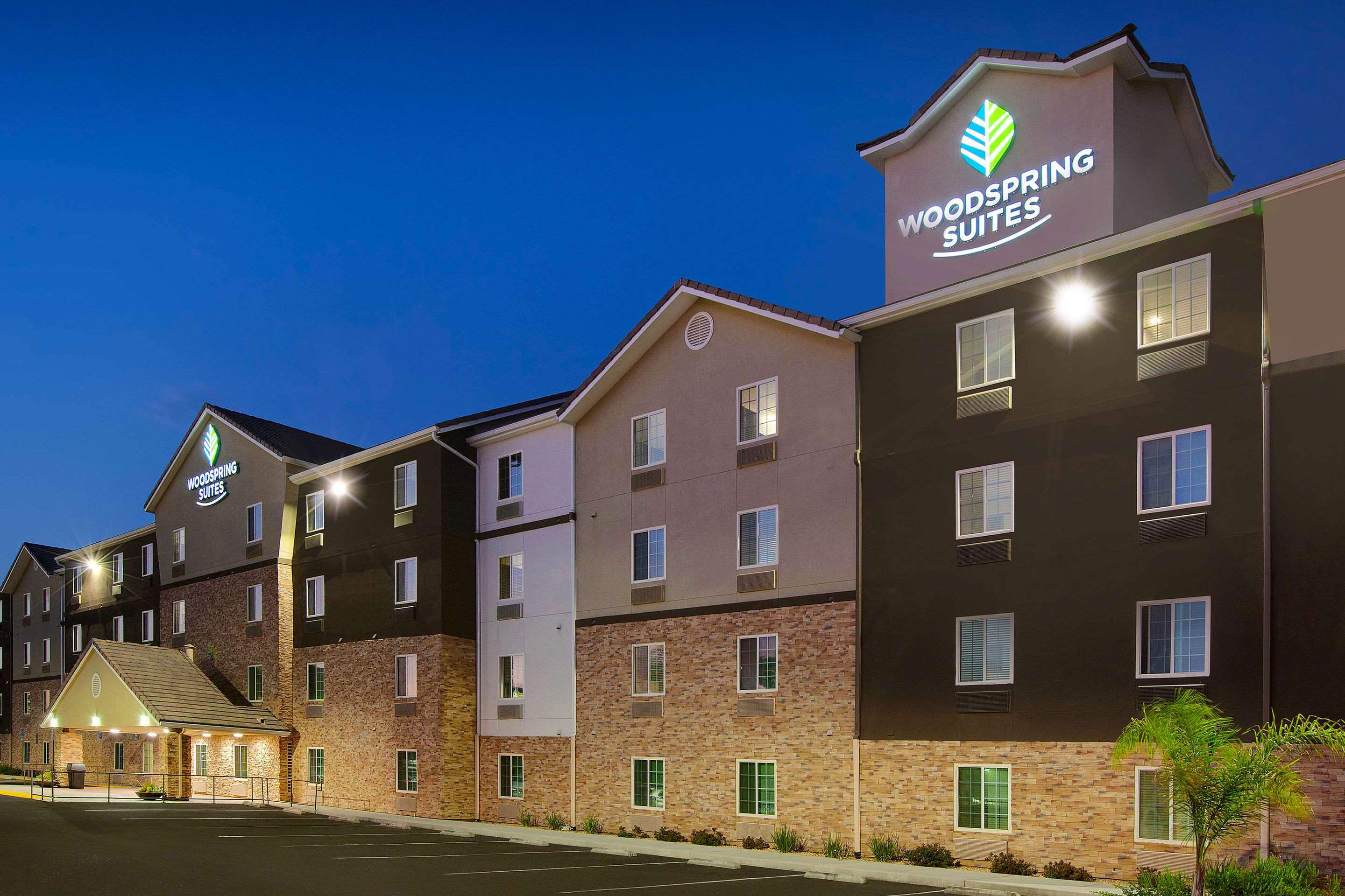 Hotel exterior | WoodSpring Suites Bakersfield East