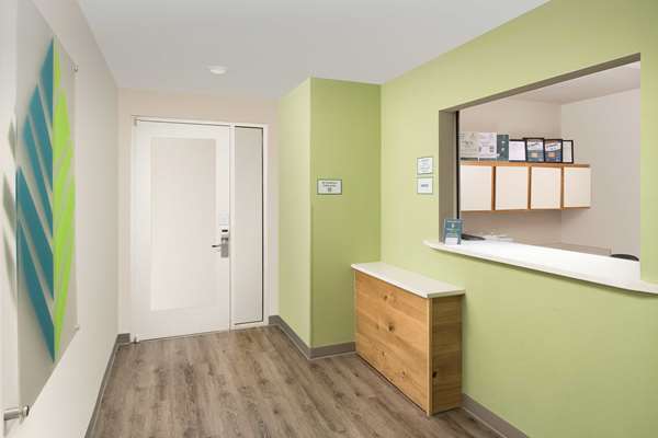  - WoodSpring Suites Garden City