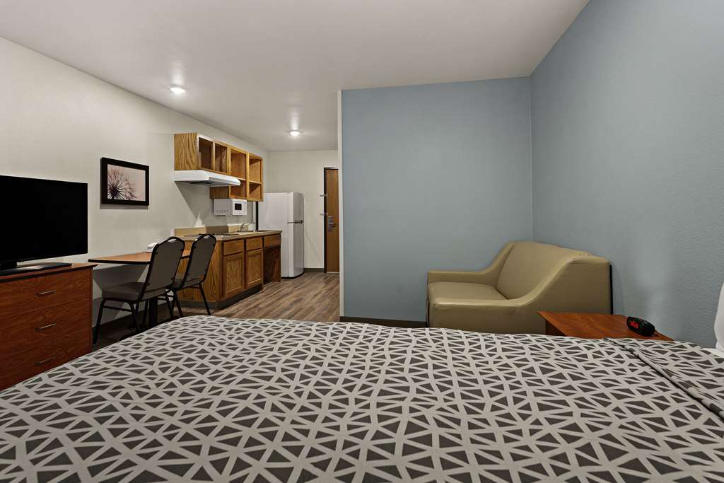 WOODSPRING SUITES AUGUSTA FORT EISE-guestroom-Guest Room,Suite,On-Site.jpg