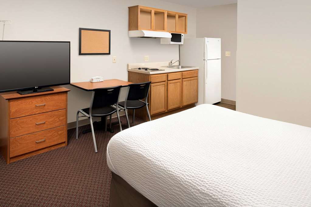 WOODSPRING SUITES AUGUSTA FORT EISE-guestroom-Guest Room,On-Site.jpg