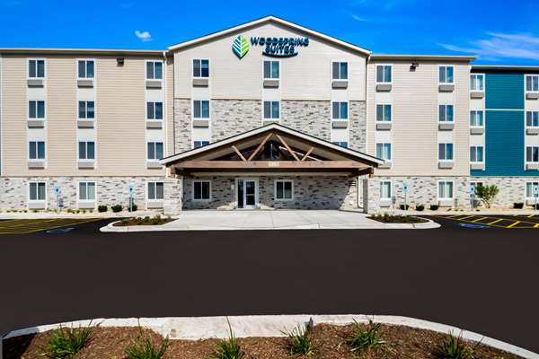 Exterior view - WoodSpring Suites Addison