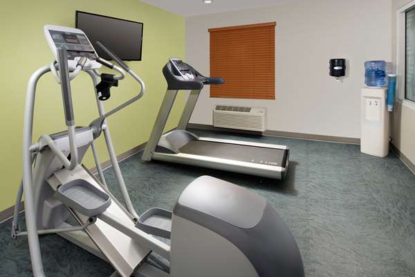 Fitness/ Exercise Room - WoodSpring Suites Darien