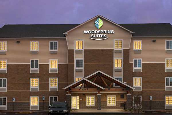 Exterior view - WoodSpring Suites Darien
