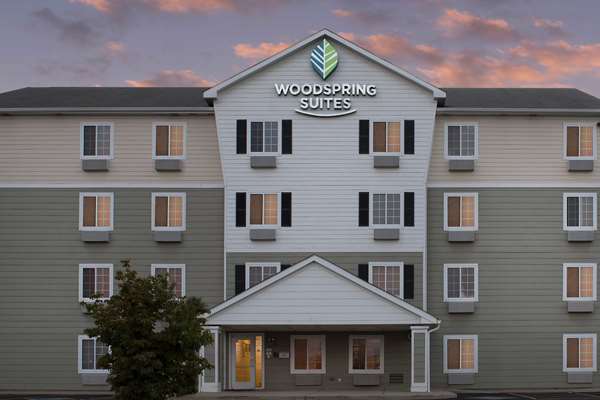 Exterior view - WoodSpring Suites Champaign - I-74, Exit 181