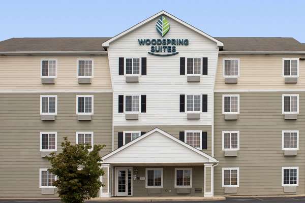 Exterior view - WoodSpring Suites Champaign - I-74, Exit 181