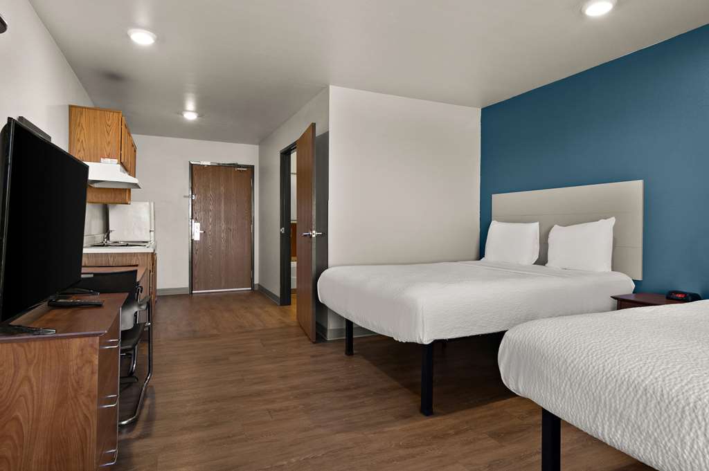 WOODSPRING SUITES CHAMPAIGN NEAR UN-guestroom-Guest Room,On-Site.jpg