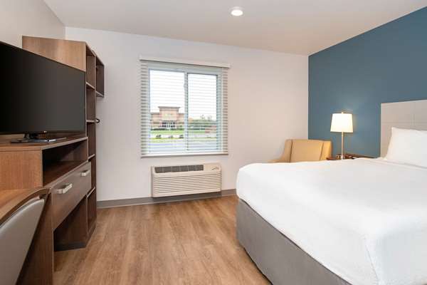  - WoodSpring Suites Carol Stream