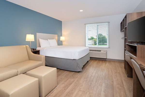  - WoodSpring Suites Carol Stream