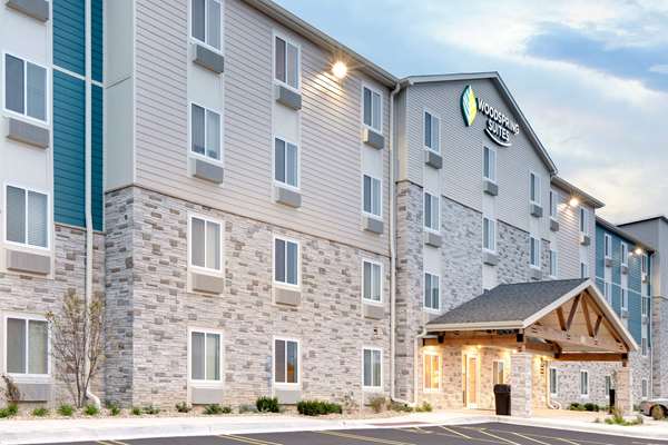 Exterior view - WoodSpring Suites Carol Stream