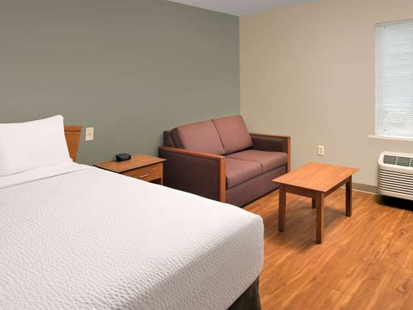  - WoodSpring Suites Clarksville - I-65, Exit 4