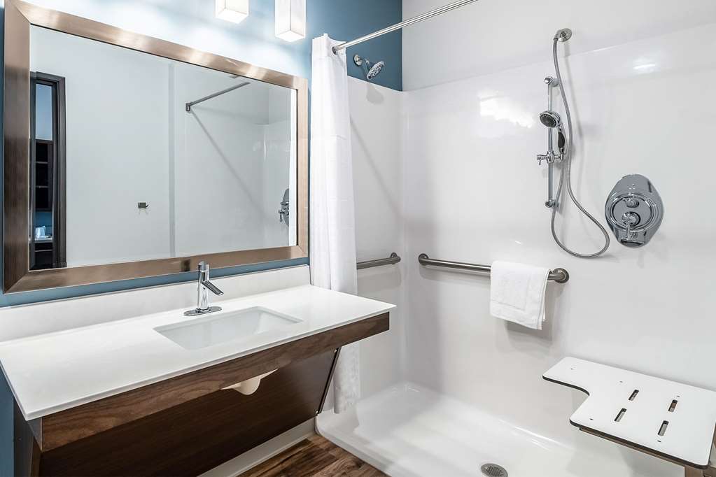 WOODSPRING SUITES INDIANAPOLIS ZION-guestroom-Guest Room,Bathroom,On-Site.jpg