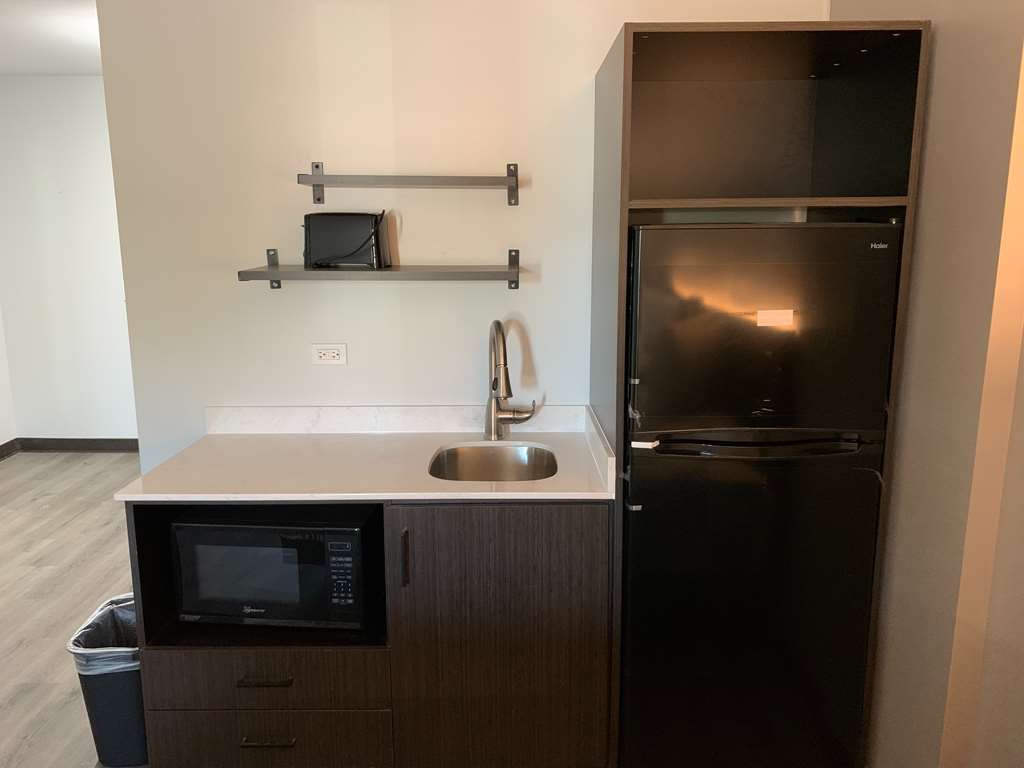 STUDIO 6 ROCKFORD, IL-guestroom-Guest Room,Guest Room Amenity,On-Site.jpg