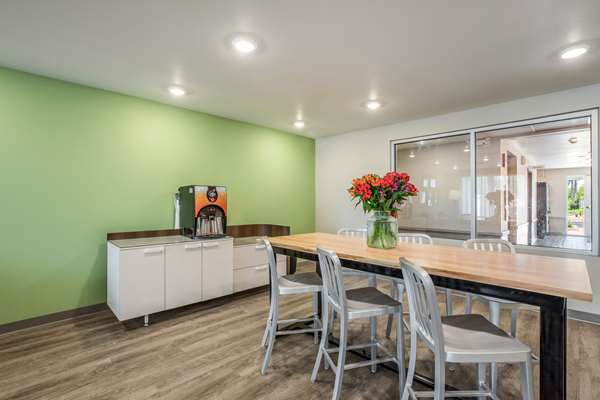  - WoodSpring Suites Midway Chicago