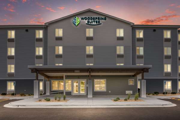 Exterior view - WoodSpring Suites Midway Chicago