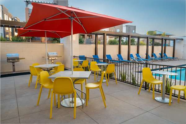 Pool - Home2 Suites by Hilton Corona - I-15, Exit 90