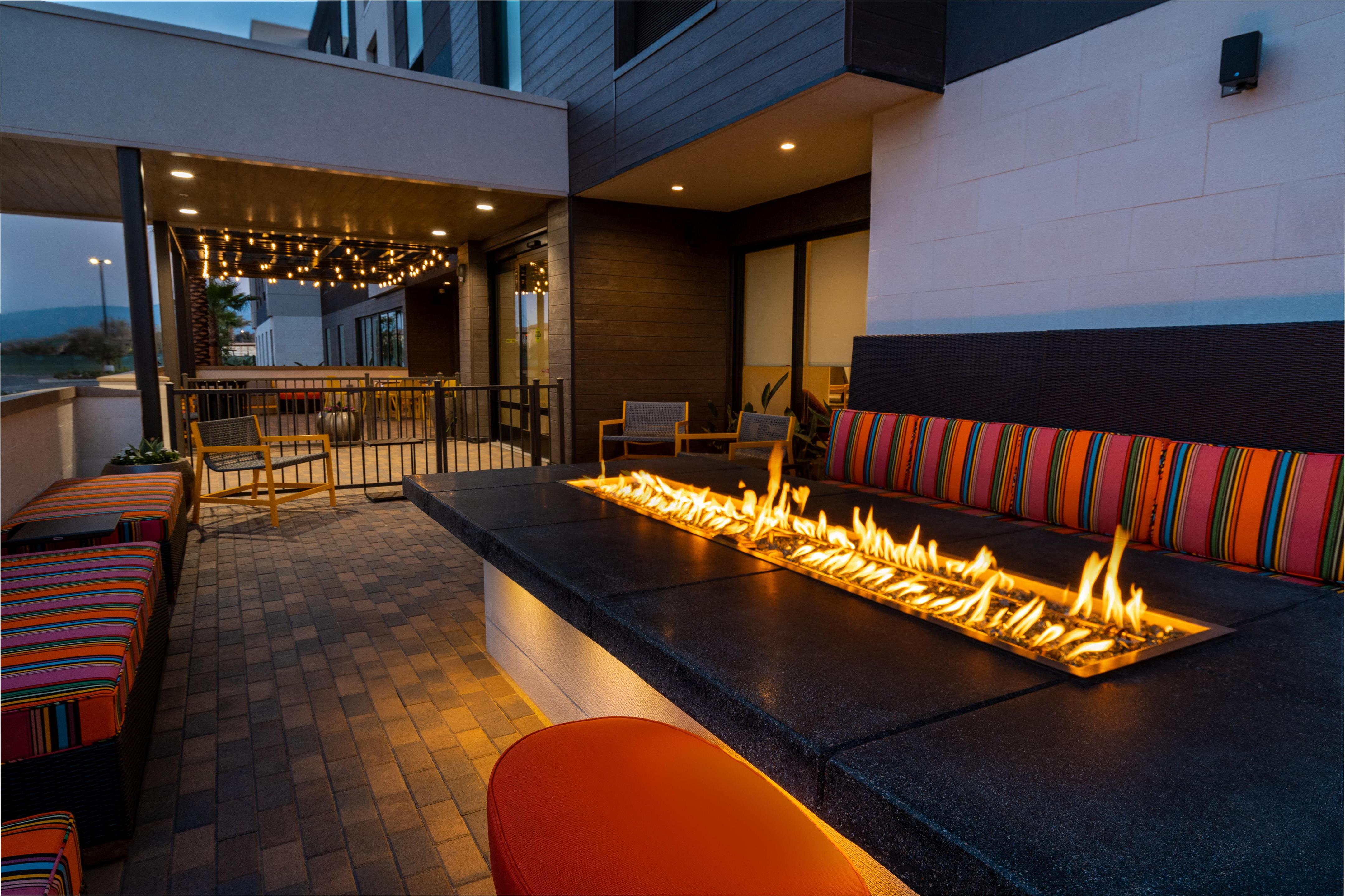 Exterior | Home2 Suites by Hilton Corona