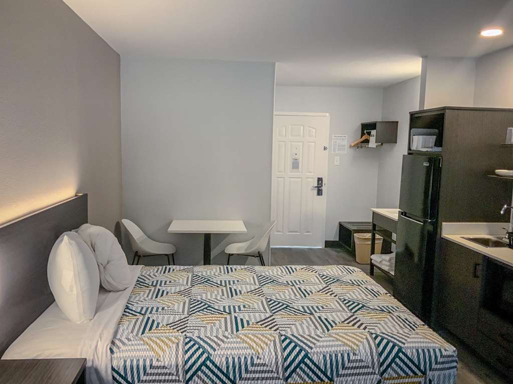 STUDIO 6 SAN ANGELO TX-guestroom-Guest Room,Suite,On-Site.jpg