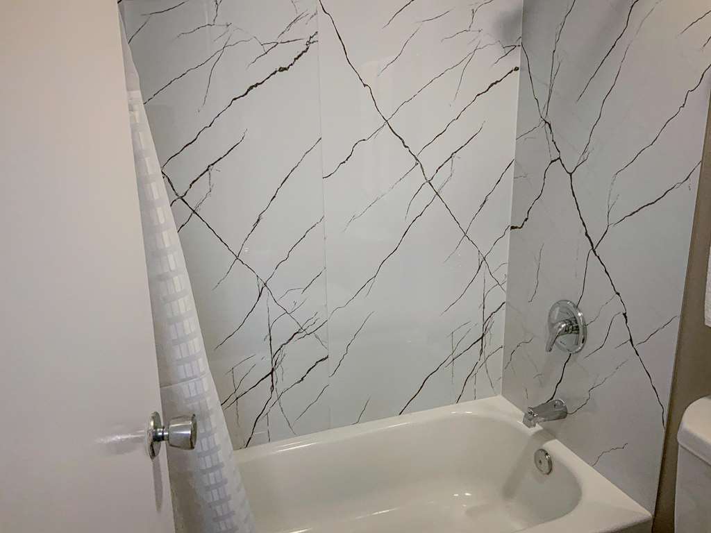STUDIO 6 SAN ANGELO TX-guestroom-Guest Room,Bathroom,On-Site.jpg