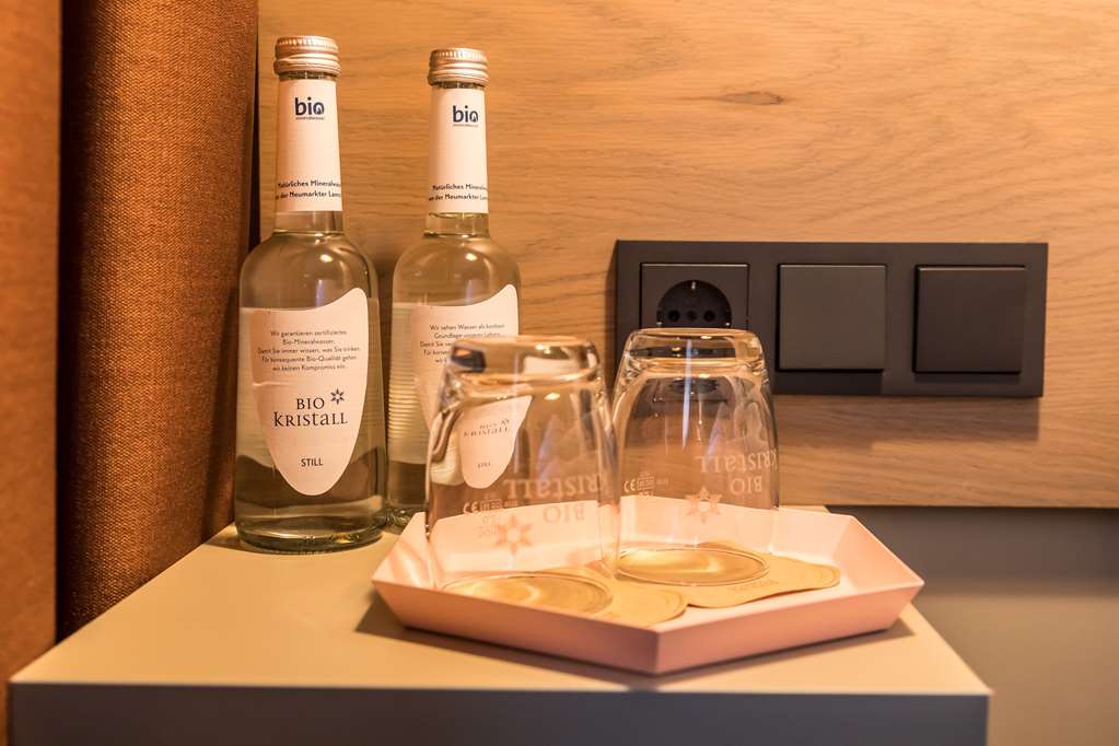 Hotel Einsmehr-guestroom-Guest Room,Guest Room Amenity,On-Site.jpg