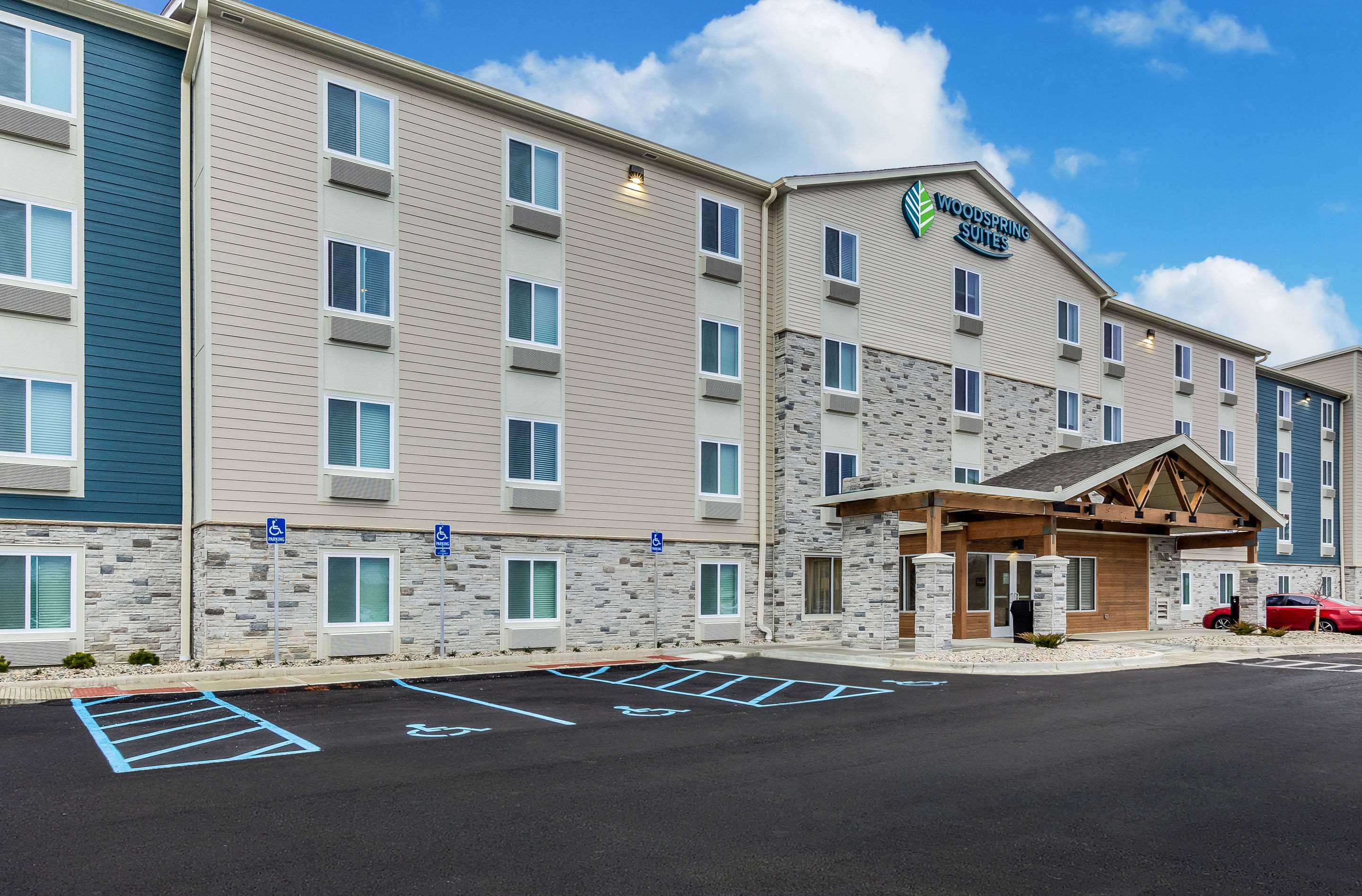 Hotel exterior | WoodSpring Suites Indianapolis Castleton