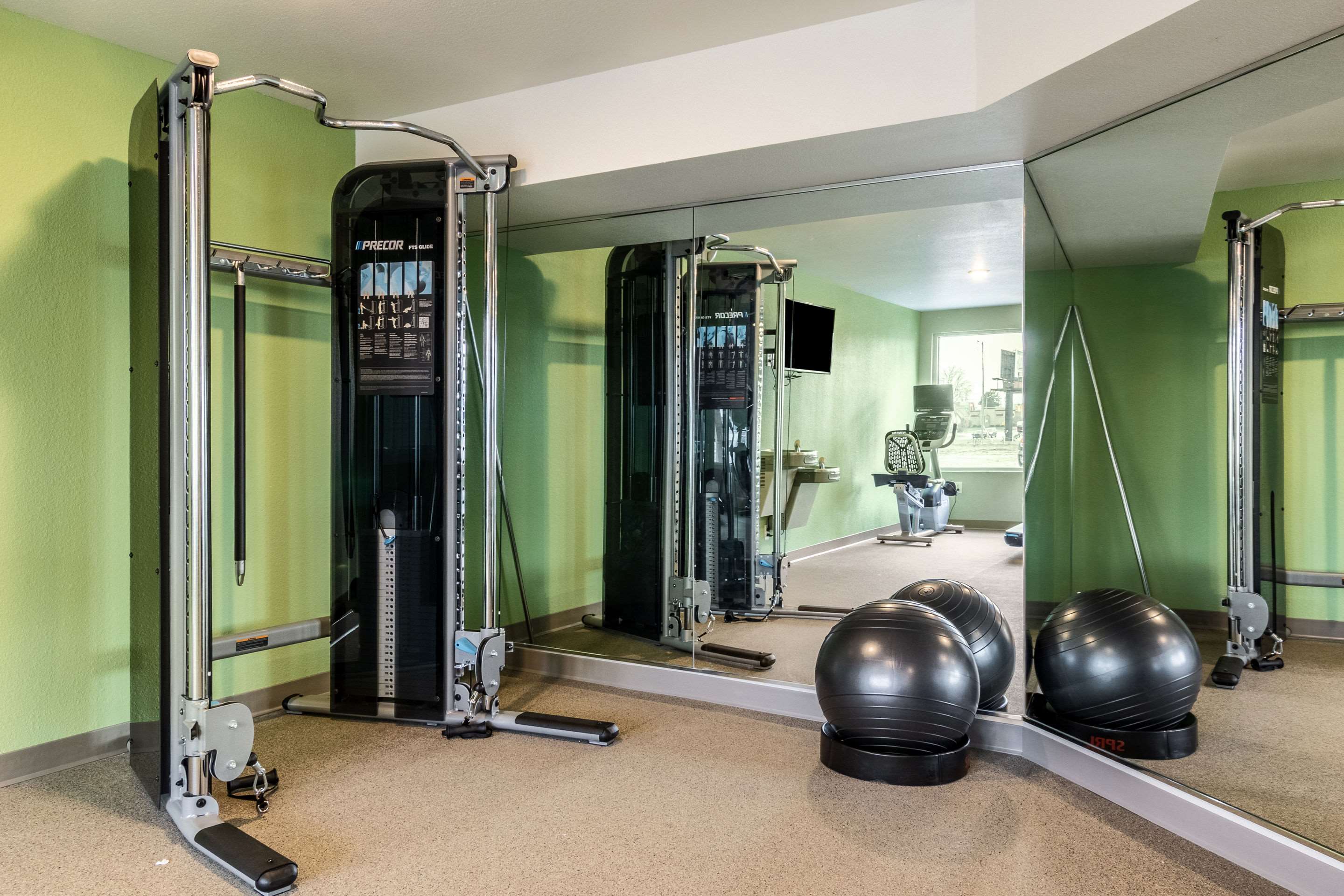 Fitness center | WoodSpring Suites Indianapolis Castleton