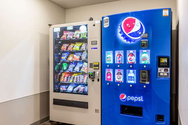  - WoodSpring Suites Airport South Indianapolis - I-74 & I-465, Exit 8