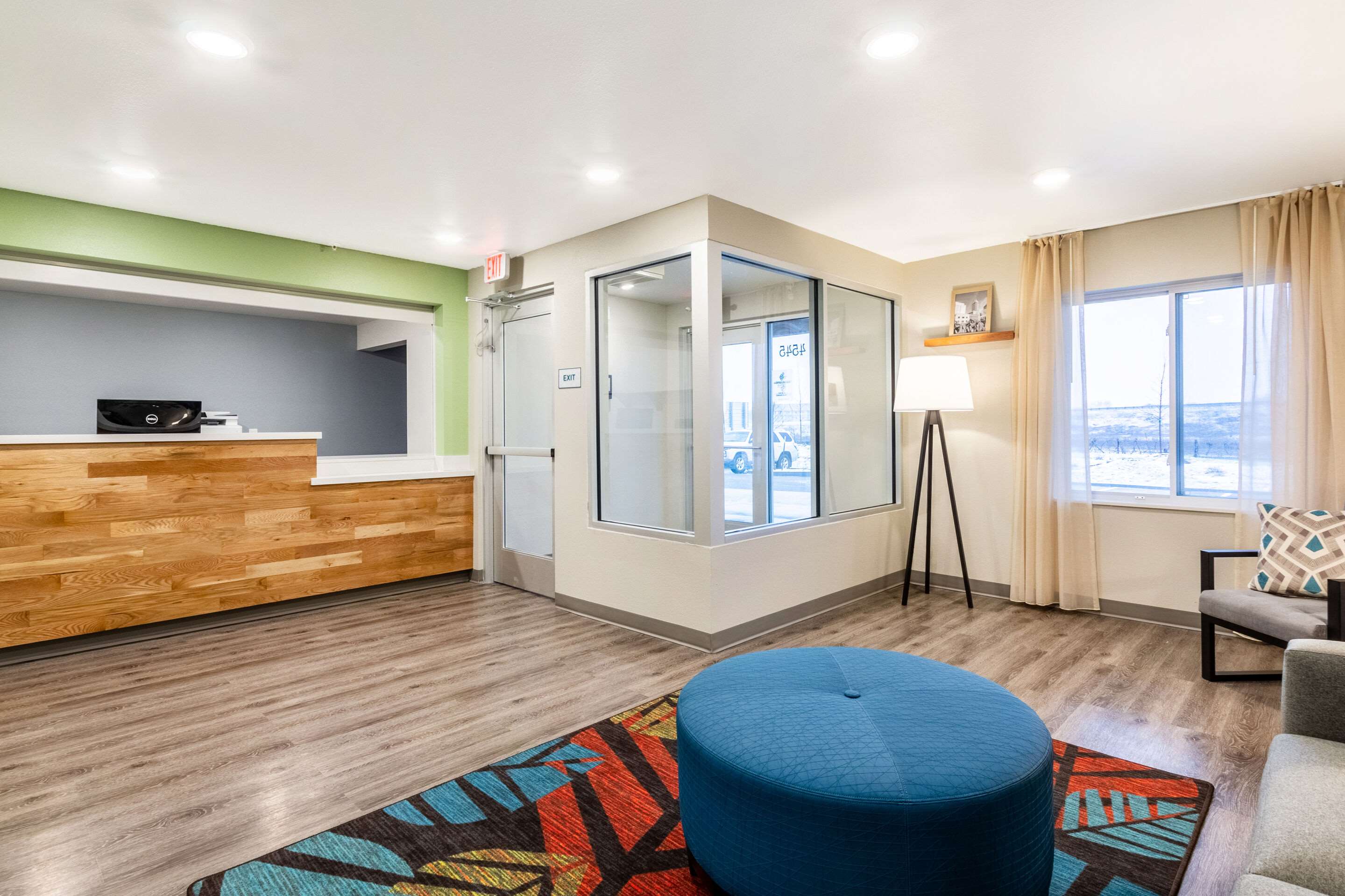 Lobby with sitting area