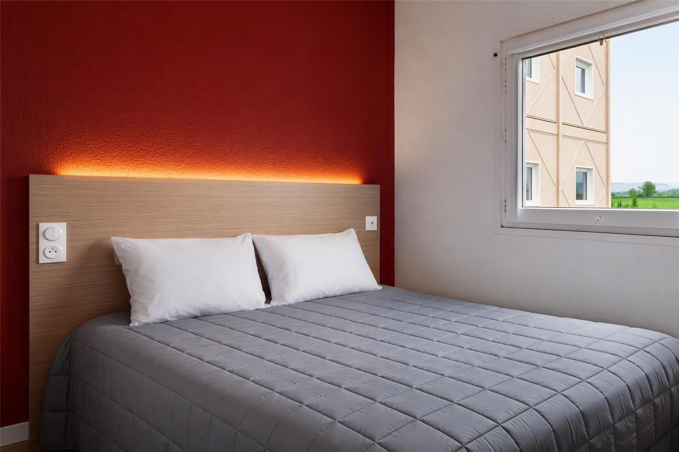 HOTEL PREMIERE CLASSE BEAUNE - null