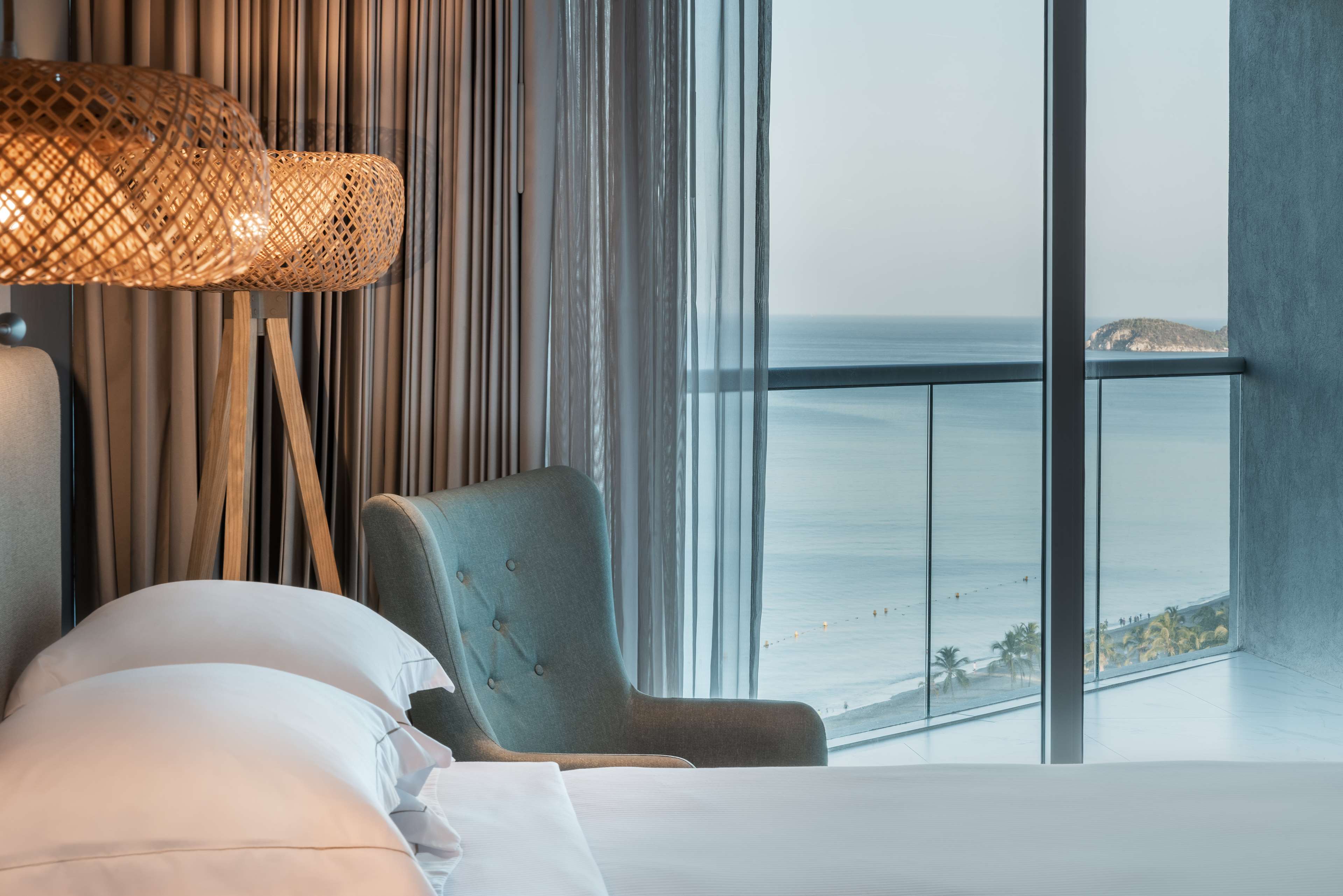 Hilton Santa Marta Room Type - 1KNG PREMIUM OCEAN VW BALC