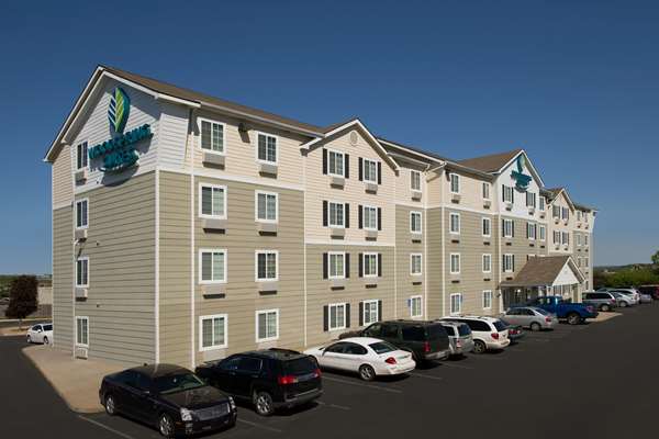 Exterior view - WoodSpring Suites Topeka - I-470, Exit 2