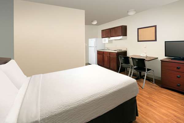  - WoodSpring Suites Topeka - I-470, Exit 2