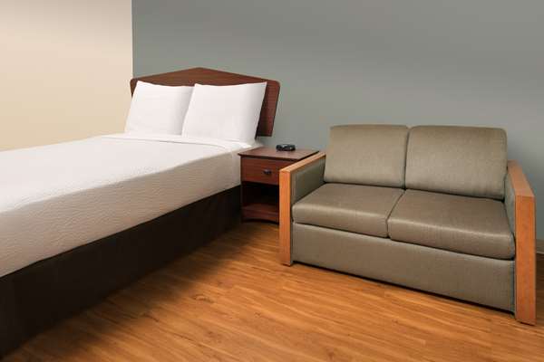  - WoodSpring Suites Topeka - I-470, Exit 2