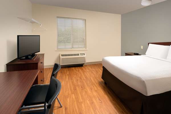  - WoodSpring Suites Topeka - I-470, Exit 2