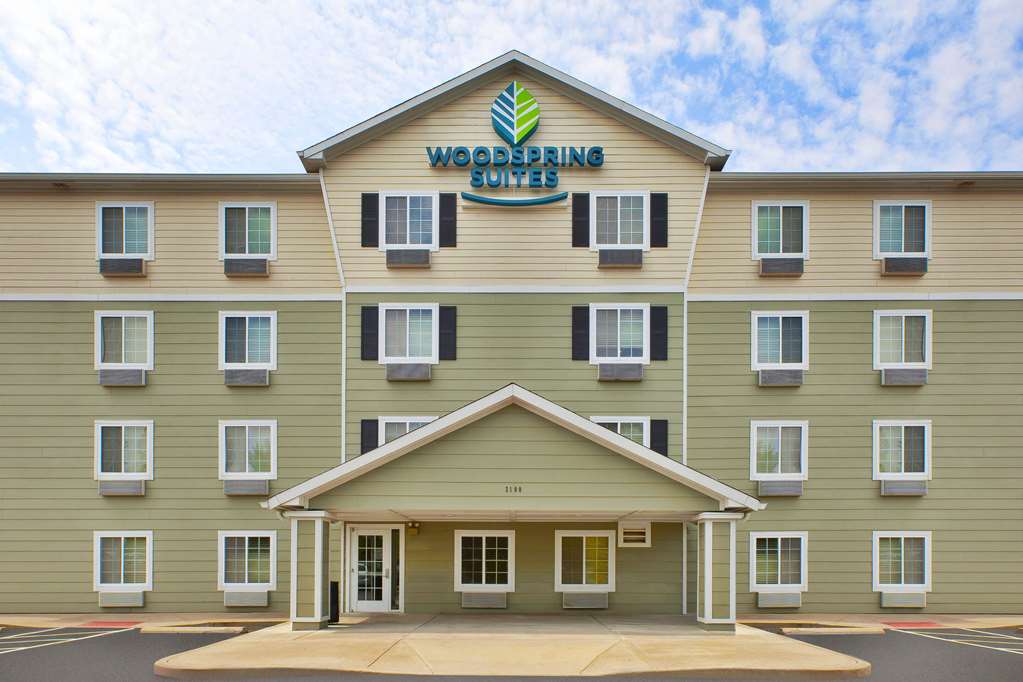 WoodSpring Suites St. Louis St. Charles