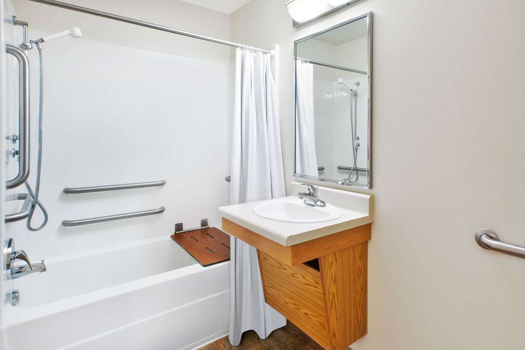 WOODSPRING SUITES ST LOUIS ST CHARL-guestroom-Guest Room,Bathroom,On-Site.jpg