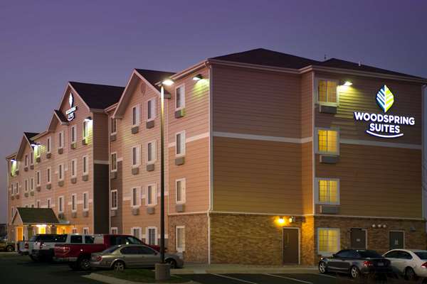 Exterior view - WoodSpring Suites Lincoln