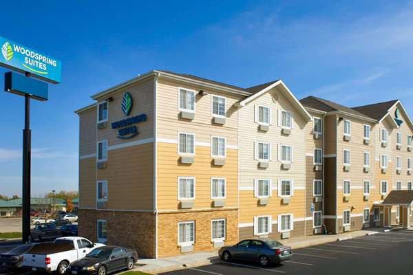Exterior view - WoodSpring Suites Lincoln