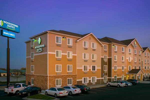 Exterior view - WoodSpring Suites Lincoln