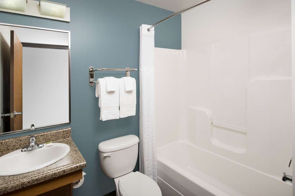 WOODSPRING SUITES ALLENTOWN BETHLEH-guestroom-Guest Room,Bathroom,On-Site.jpg