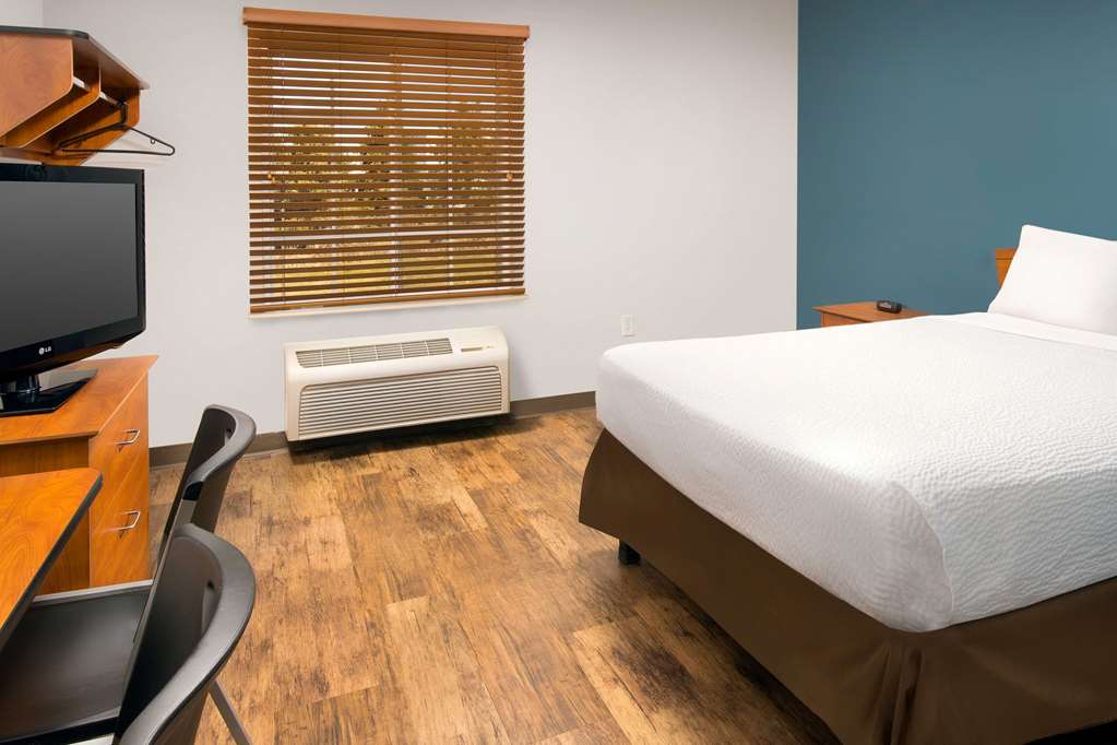 WOODSPRING SUITES ALLENTOWN BETHLEH-guestroom-Guest Room,On-Site.jpg