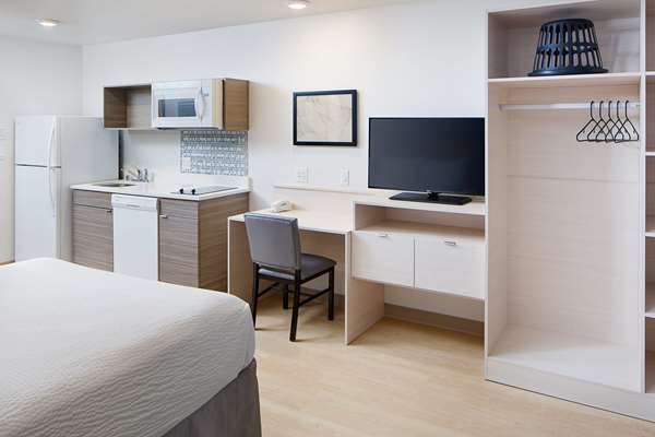 - WoodSpring Suites Everett