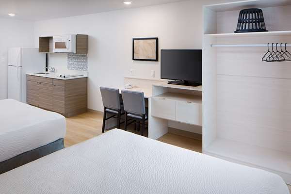  - WoodSpring Suites Everett