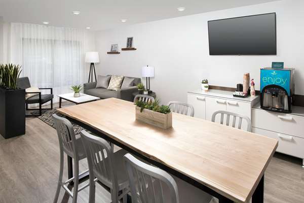  - WoodSpring Suites Redmond