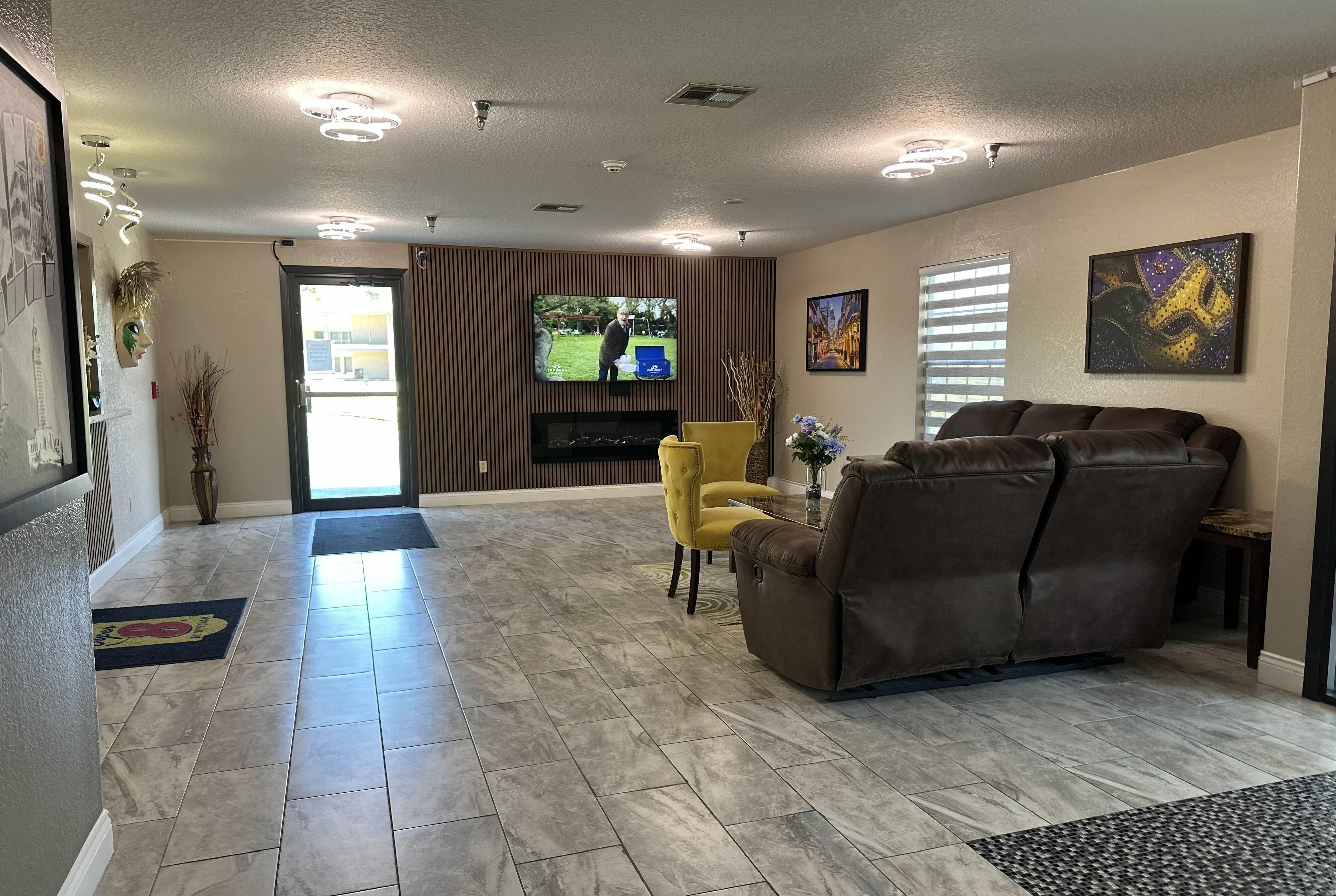 Lobby | Super 8 by Wyndham Kinder/Coushatta near Casino
